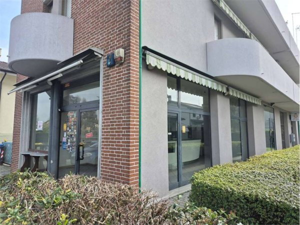 negozio in affitto a Salzano