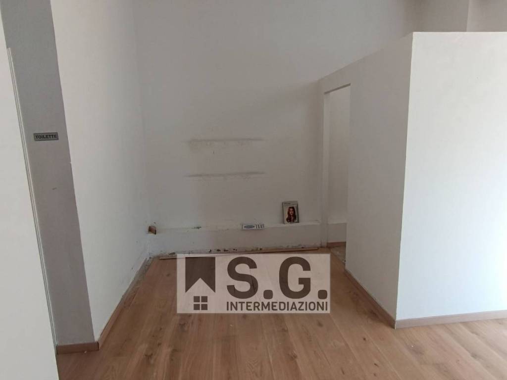 negozio in affitto a Salzano