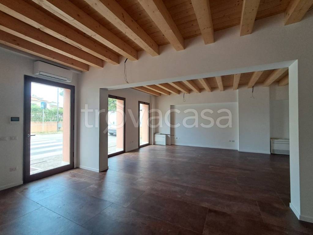 locale commerciale in affitto a Salzano in zona Robegano