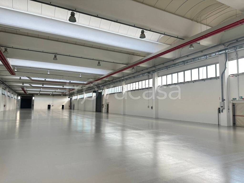 locale commerciale in affitto a Santa Maria di Sala