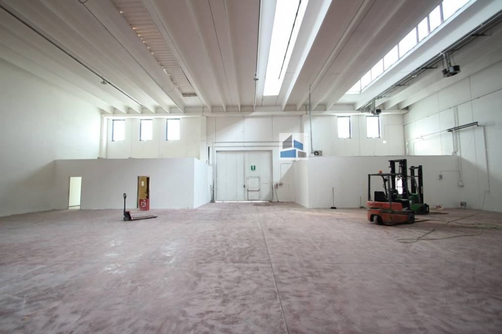 negozio in affitto a Santa Maria di Sala