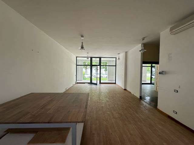 negozio in affitto a Santa Maria di Sala