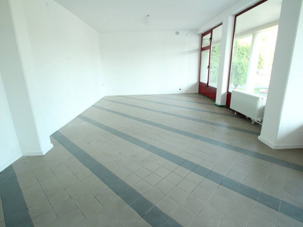 ufficio in affitto a Santa Maria di Sala in zona Caselle