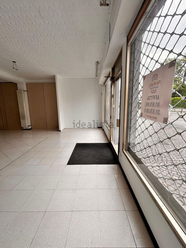 locale commerciale in affitto a Spinea