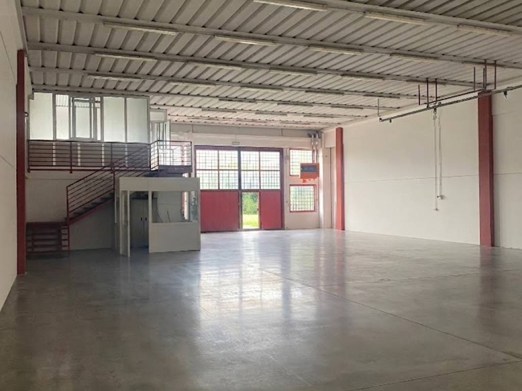 locale commerciale in affitto a Spinea