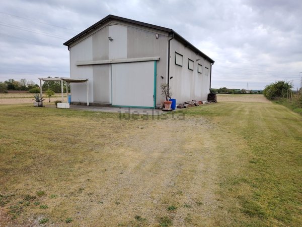 locale di sgombero in affitto a Spinea