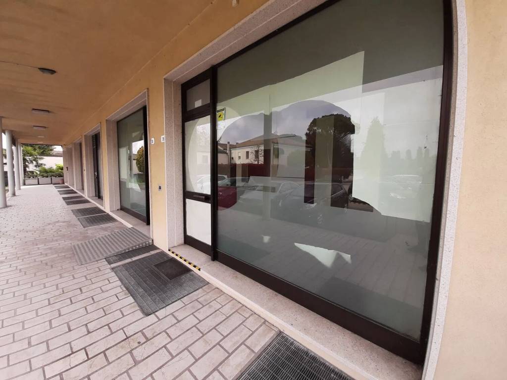 negozio in affitto a Stra in zona San Pietro
