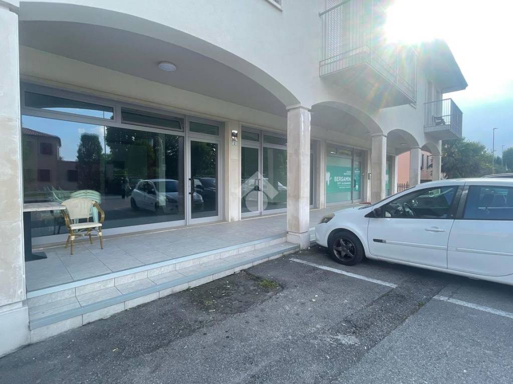 negozio in affitto a Stra in zona Paluello