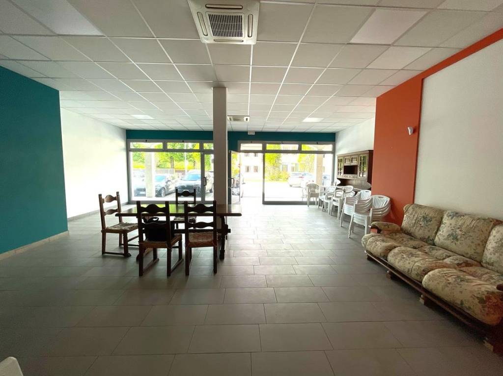 negozio in affitto a Stra in zona Paluello
