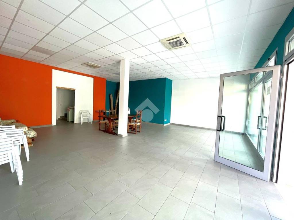 negozio in affitto a Stra in zona Paluello