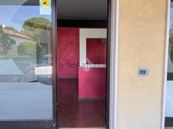 locale commerciale in affitto a Stra