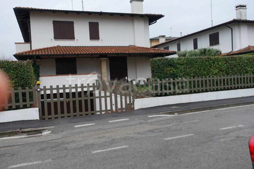 casa indipendente in affitto a Stra