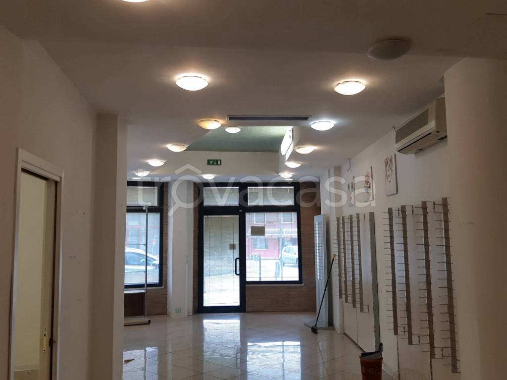 negozio in affitto a Torre di Mosto