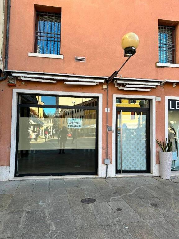 negozio in affitto a Venezia in zona Mestre