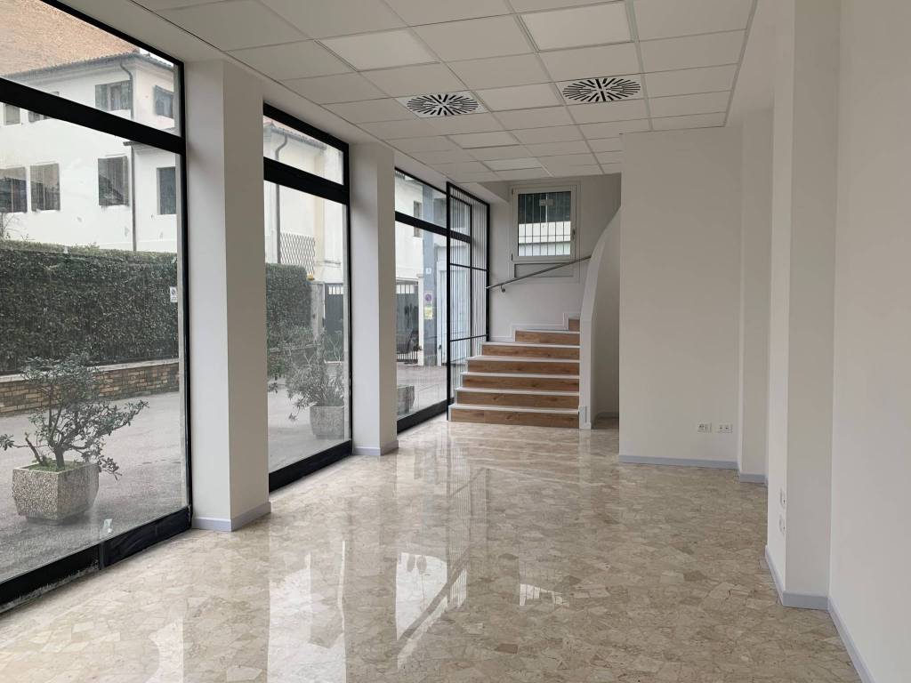 negozio in affitto a Venezia in zona Marghera