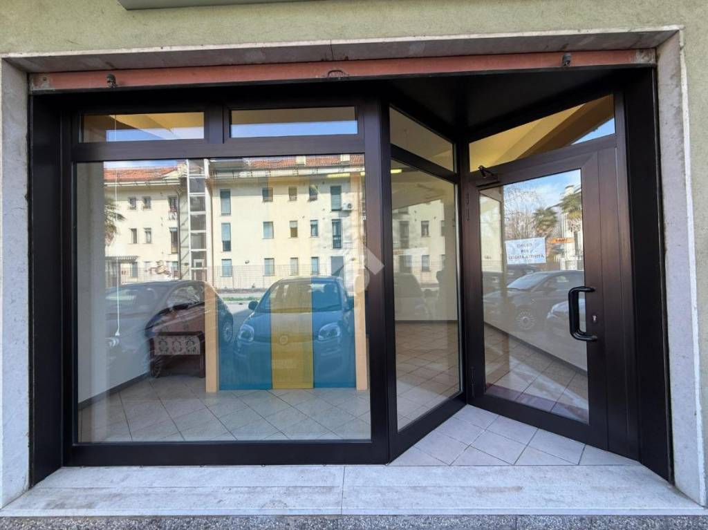 negozio in affitto a Venezia in zona Zelarino
