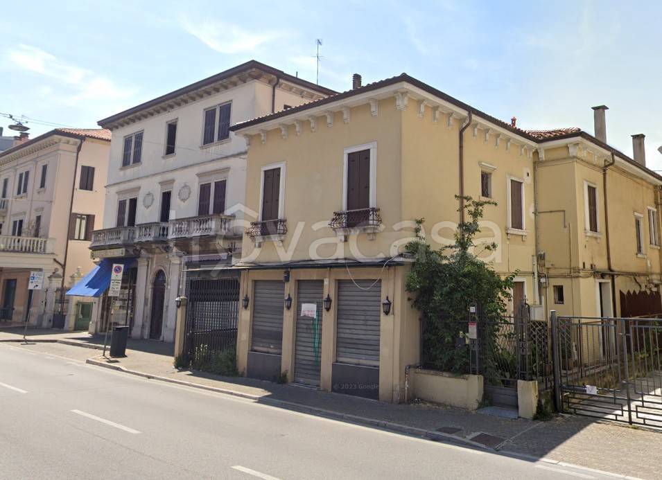 quadrivano in affitto a Venezia in zona Mestre