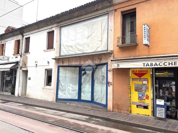 negozio in affitto a Venezia in zona Mestre