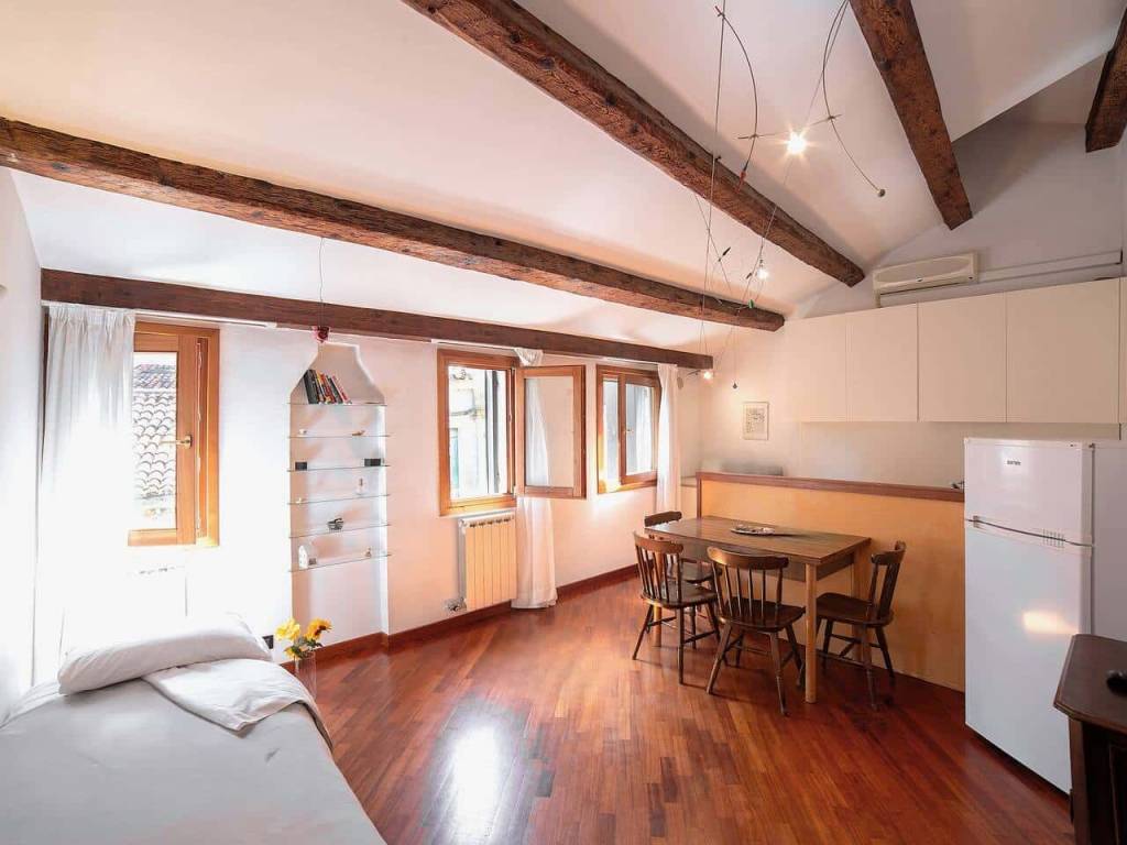 appartamento in affitto a Venezia