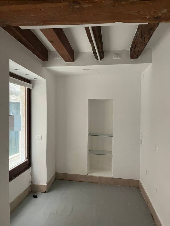 negozio in affitto a Venezia in zona Mestre