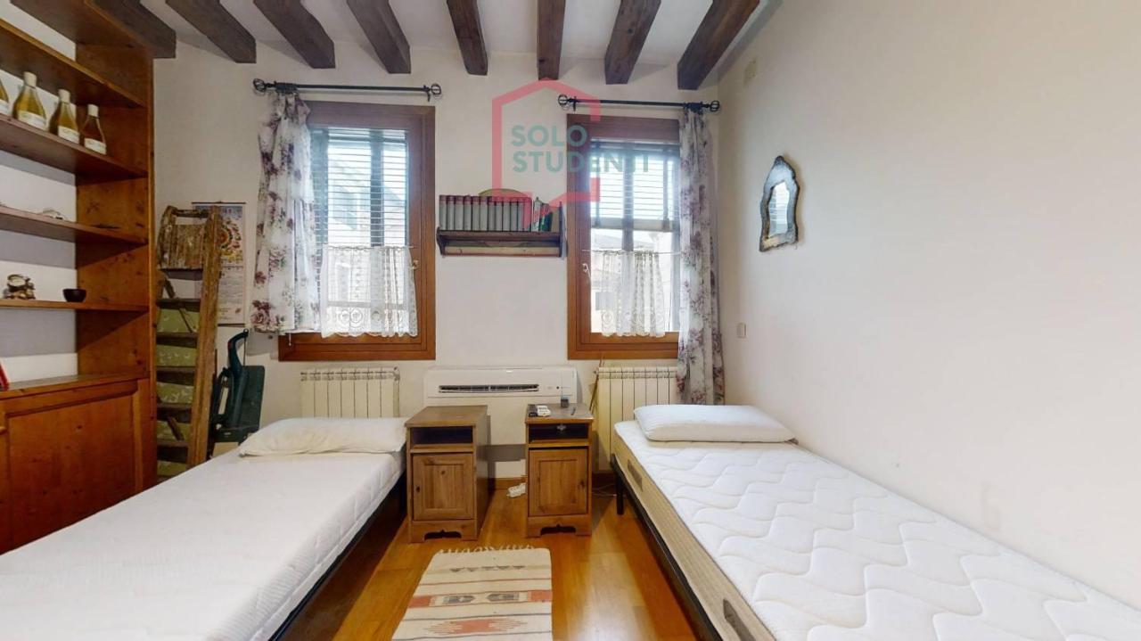 negozio in affitto a Venezia in zona Sestiere Santa Croce