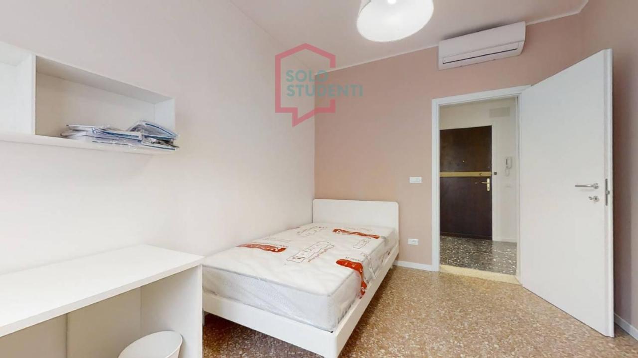 negozio in affitto a Venezia in zona Carpenedo