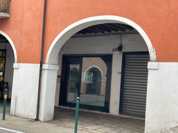 negozio in affitto a Venezia in zona Mestre