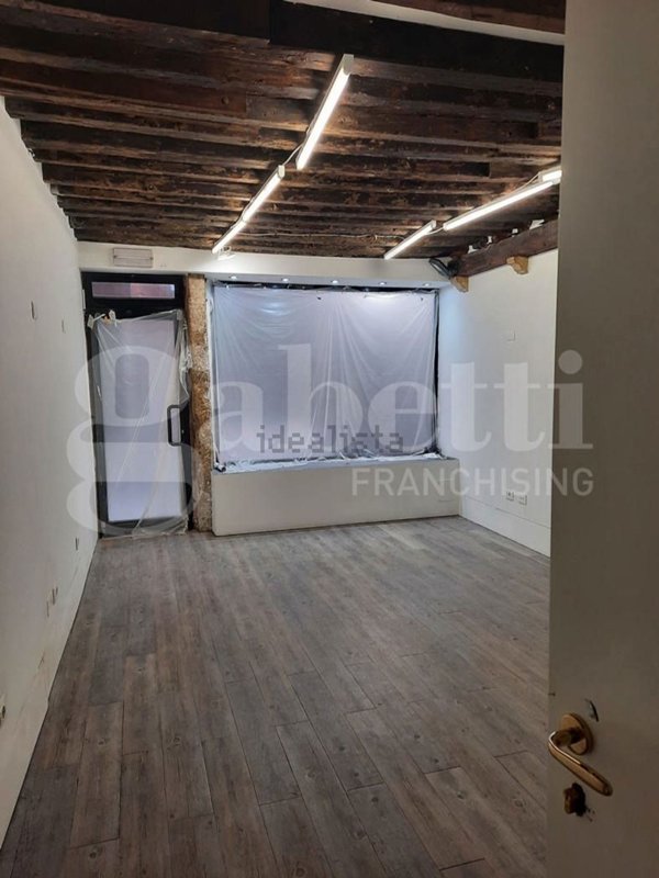negozio in affitto a Venezia in zona Sestiere Santa Croce