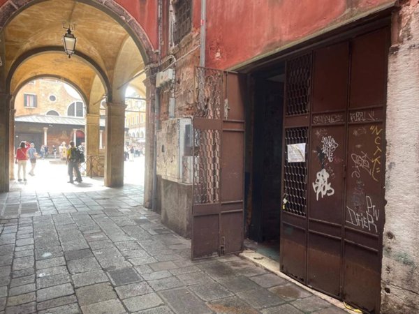 locale di sgombero in affitto a Venezia in zona Sestiere San Marco