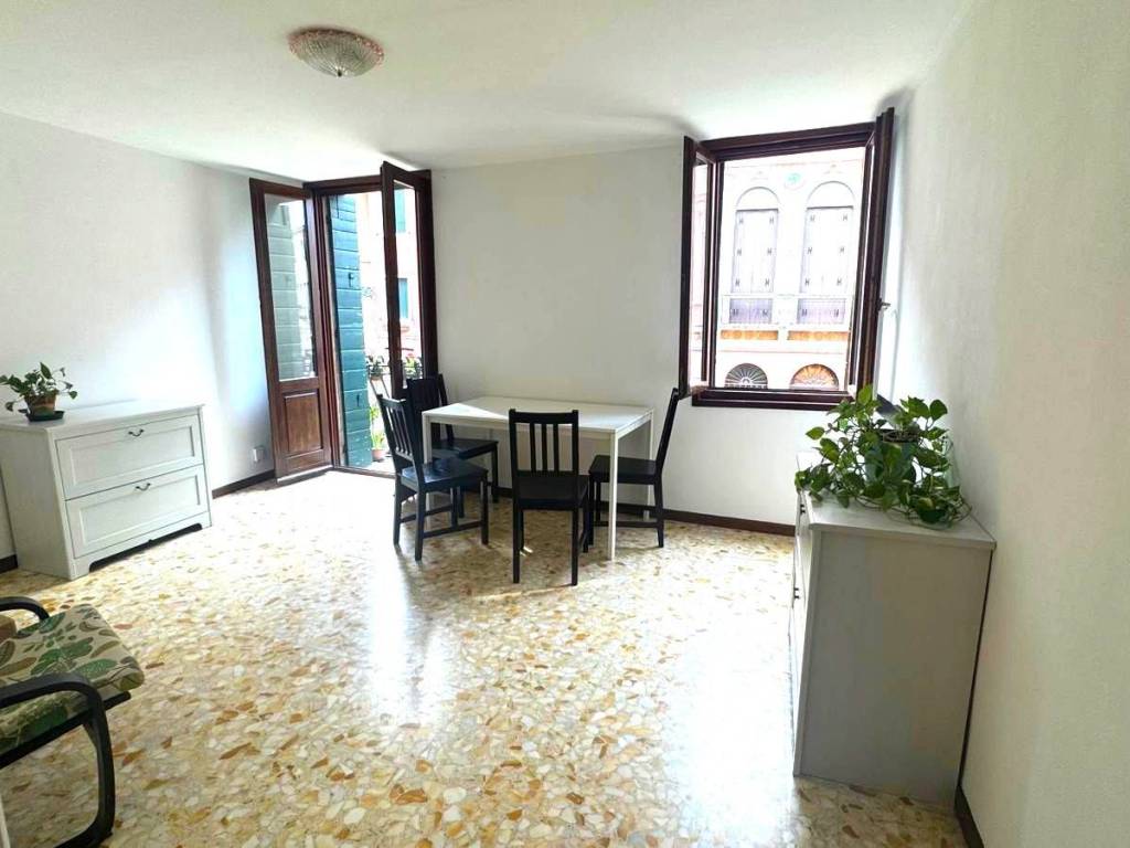 appartamento in affitto a Venezia in zona Sestiere Dorsoduro