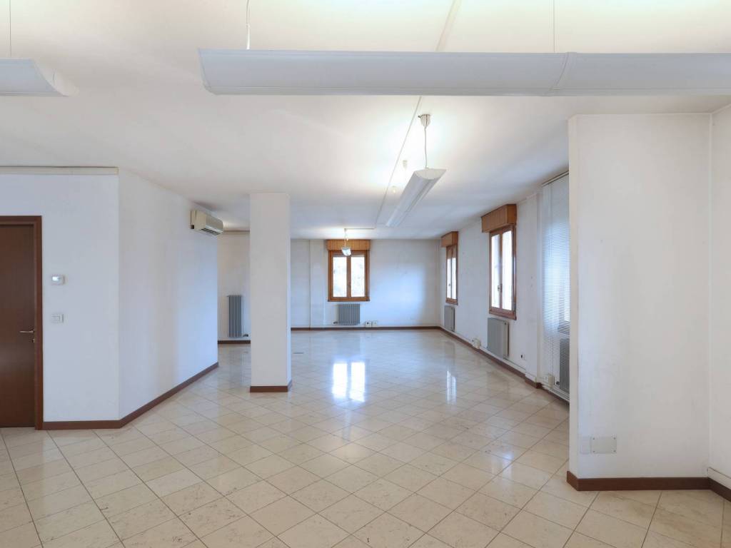intera palazzina in affitto a Venezia in zona Marghera