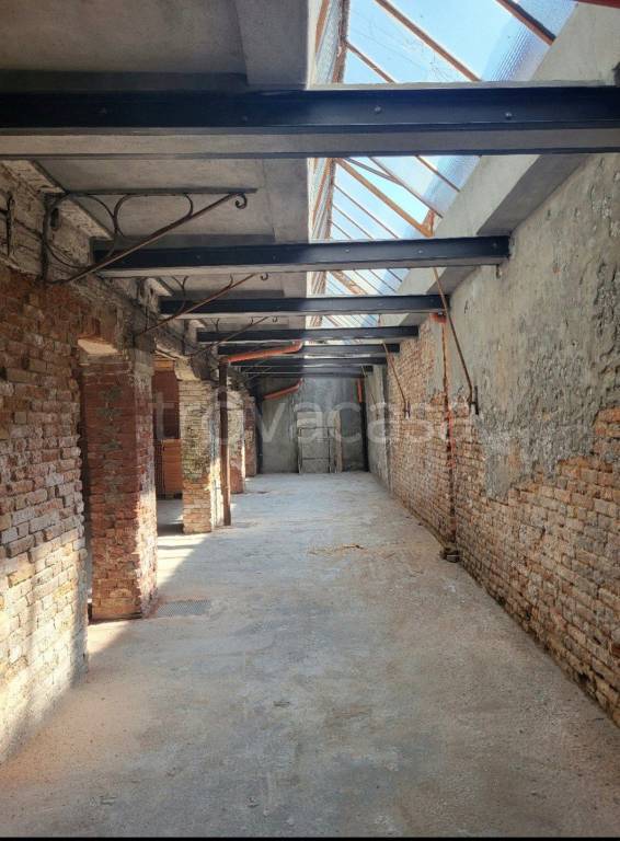 negozio in affitto a Venezia in zona Sestiere Dorsoduro