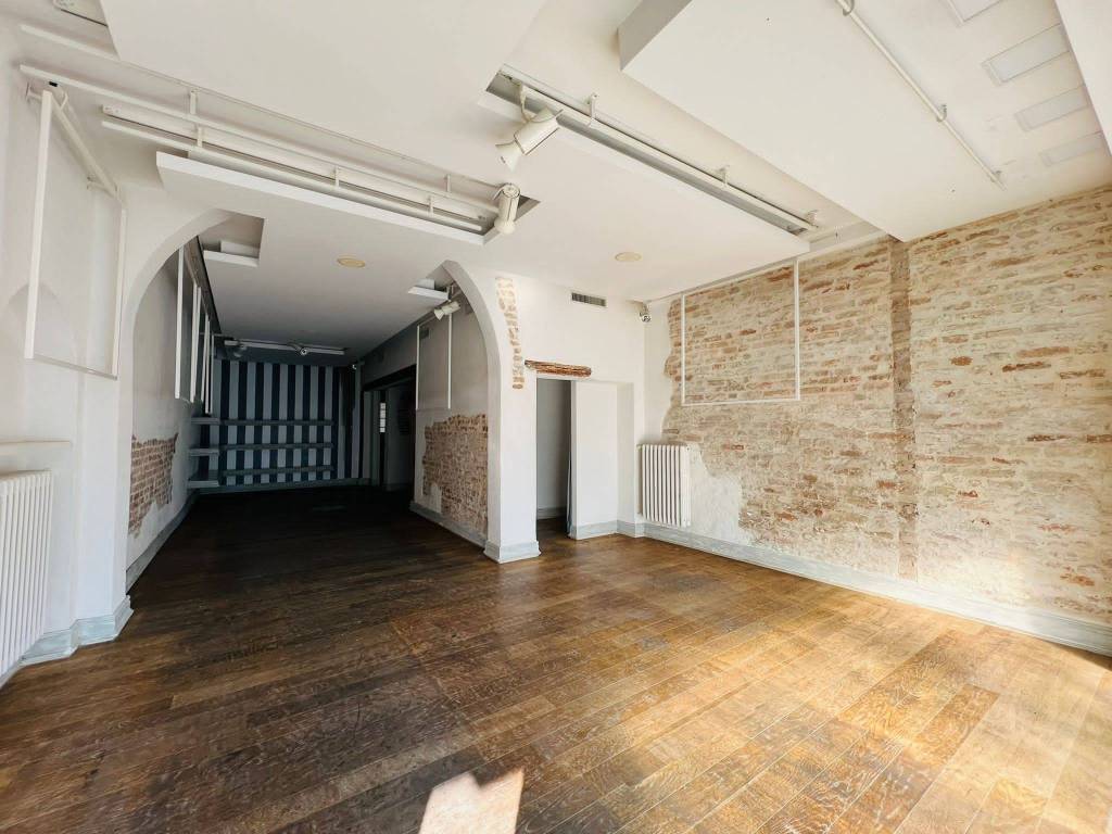 negozio in affitto a Venezia in zona Marghera