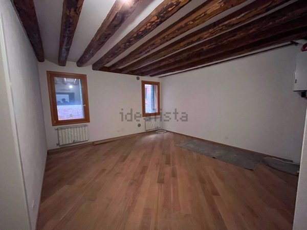 appartamento in affitto a Venezia in zona Sestiere Dorsoduro