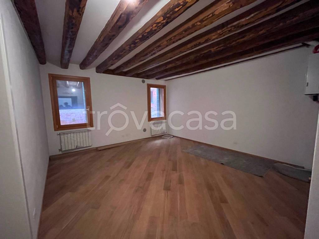 appartamento in affitto a Venezia in zona Sestiere Dorsoduro