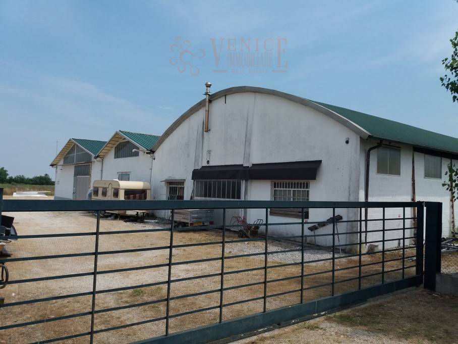 locale commerciale in affitto a Venezia in zona Favaro Veneto