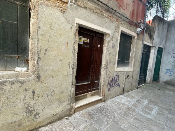 locale di sgombero in affitto a Venezia in zona Sestiere San Polo