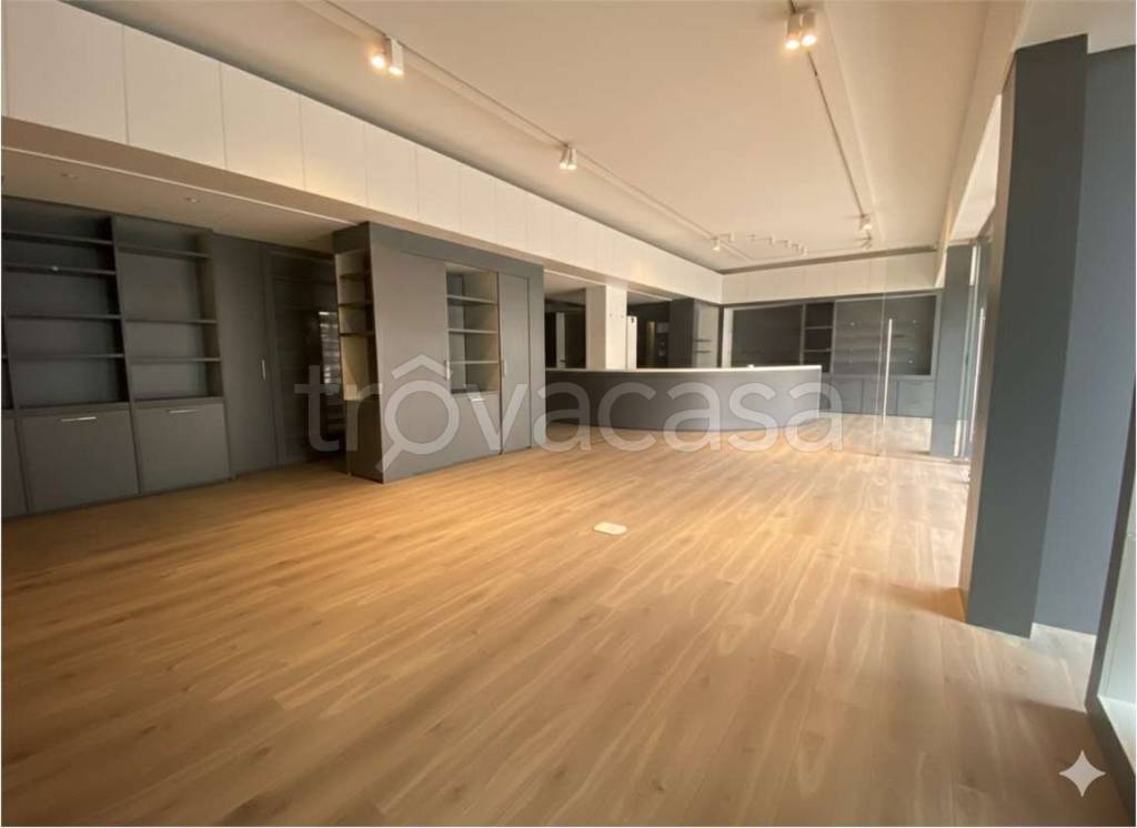 negozio in affitto a Venezia in zona Mestre