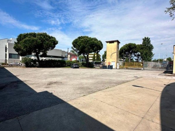 locale commerciale in affitto a Venezia in zona Marghera
