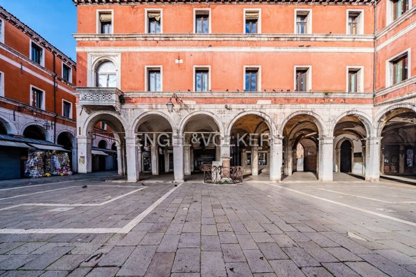negozio in affitto a Venezia in zona Sestiere San Polo