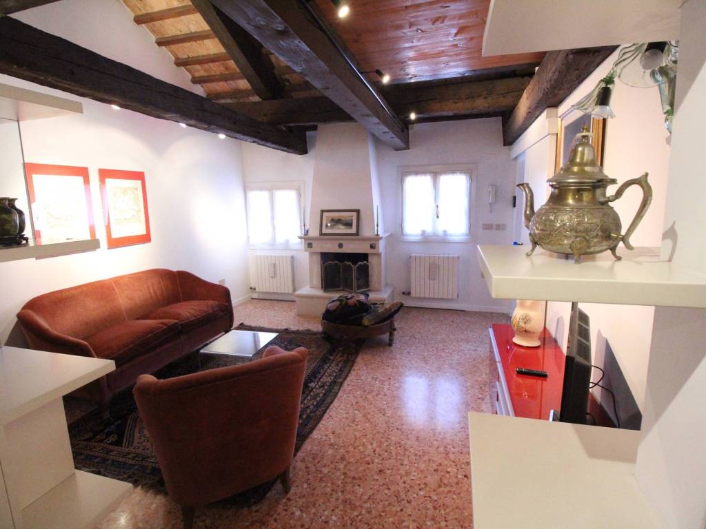 appartamento in affitto a Venezia in zona Sestiere Dorsoduro