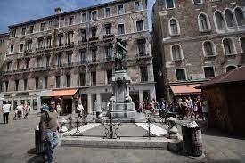 negozio in affitto a Venezia in zona Lido di Venezia