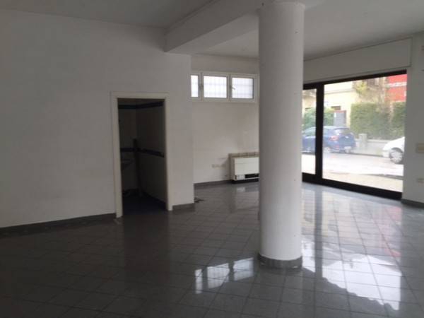 negozio in affitto a Venezia in zona Marghera