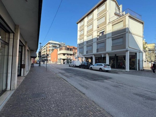 negozio in affitto a Venezia in zona Marghera