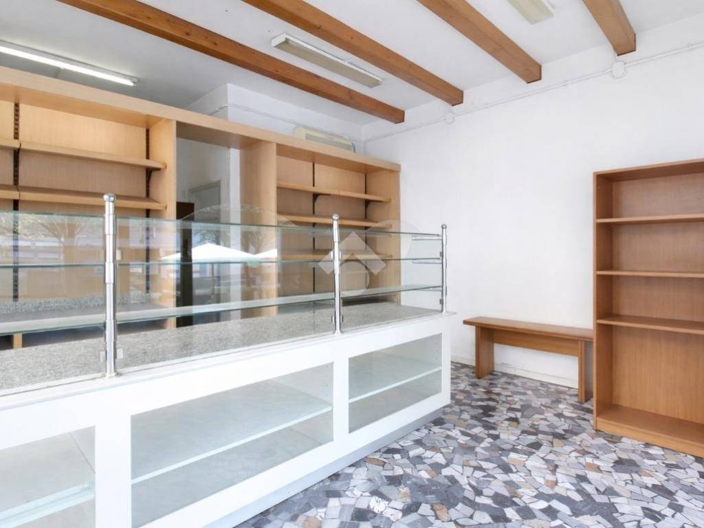 negozio in affitto a Venezia in zona Marghera