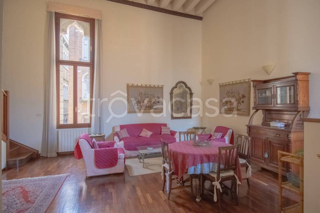 appartamento in affitto a Venezia