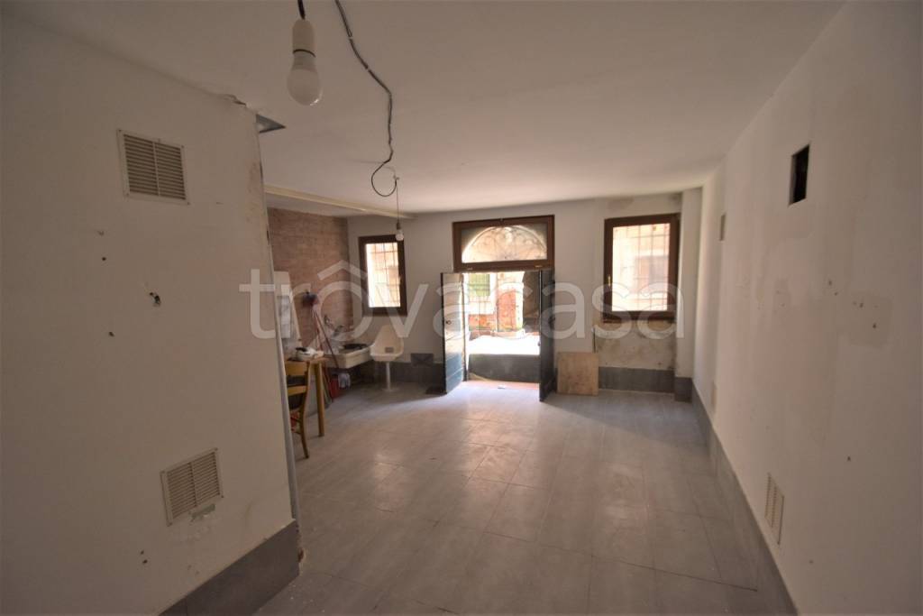 locale commerciale in affitto a Venezia in zona Sestiere Cannaregio