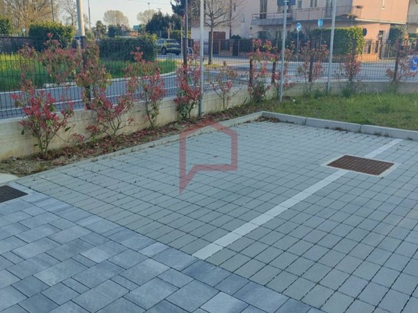 negozio in affitto a Venezia in zona Zelarino