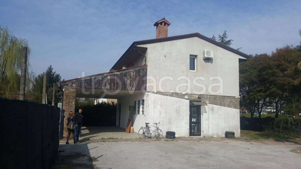 negozio in affitto a Venezia in zona Zelarino