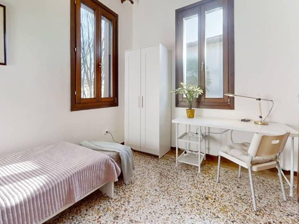 negozio in affitto a Venezia in zona Marghera